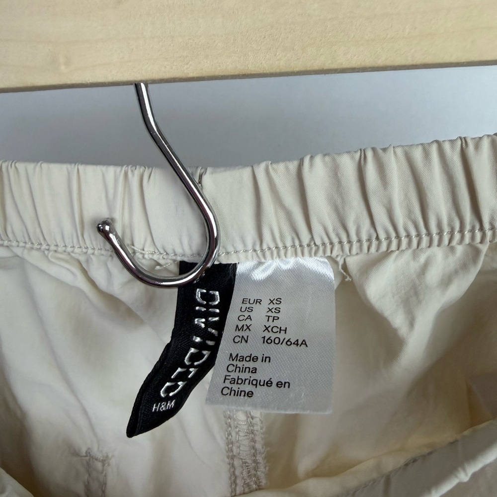 H&M Cream Parachute Cargo Pants XS Drawstring Lightweight Utility - Picture 5 of 14